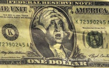 Доллар упал до минимума при Трампе