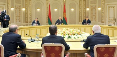 Лукашенко пообещал американской делегации показать самые закрытые точки страны