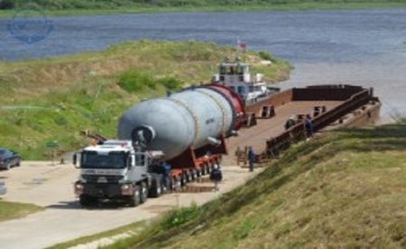 Для Мозырского НПЗ в Беларусь из Херсона доставили два реактора