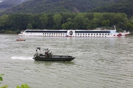 В Австрии вспыхнуло пассажирское судно