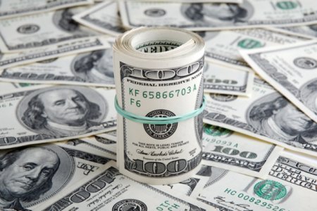 В июле официальный курс доллара в Беларуси вырос