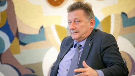 Украинский посол пригрозил Беларуси санкциями за поставки продуктов на Донбасс и в Крым