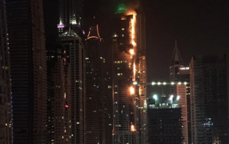 В Дубае из горящего небоскреба были эвакуированы жители