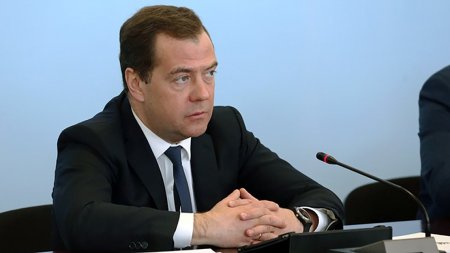 Украина возмущена новым визитом Медведева в Крым