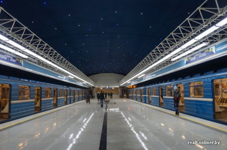 В Минске оба выхода со станции метро «Октябрьская» закрывают