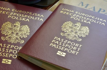 Львов или Вильнюс: Польша взяла время до сентября в вопросе утверждения нового дизайна паспорта
