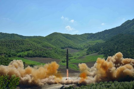 В КНДР готовы нанести ракетный удар по военной базе США