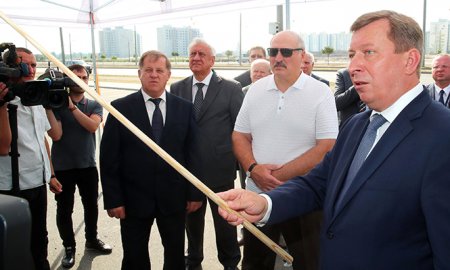 Лукашенко потребовал привести в порядок аэропорт в Бресте