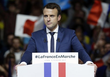 Больше половины французов не одобрили работу Макрона - опрос