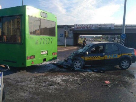Жуткое ДТП в Минске: погибли водитель и пассажирка такси