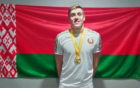 Белорусский пловец в Тайвани получил золотую медаль