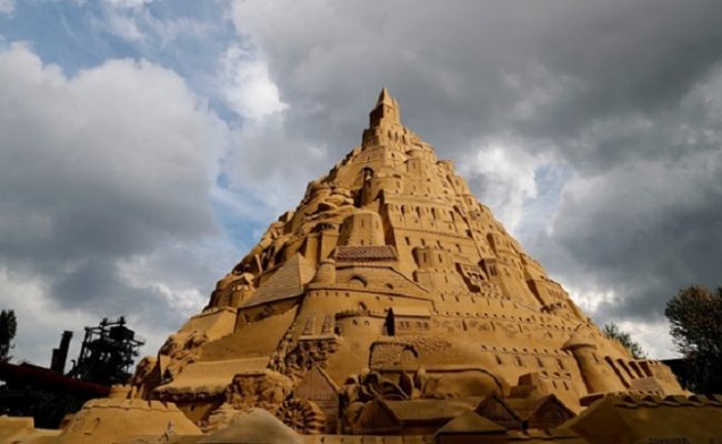 В Германии построили самый высокий песочный замок