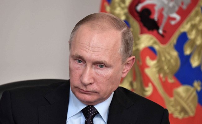 Путин поручил изучить отказы жителям Крыма в российском гражданстве
