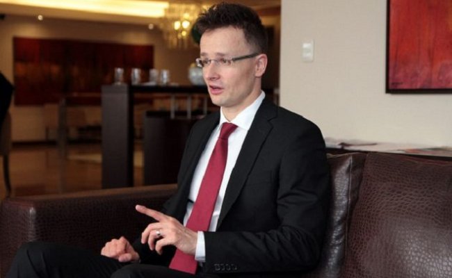 Украинского посла в Венгрии вызывают на ковёр из-за шовинистического закона об образовании