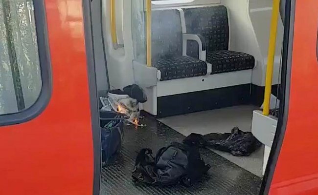 В результате теракта в метро Лондона пострадали 20 человек (ВИДЕО)