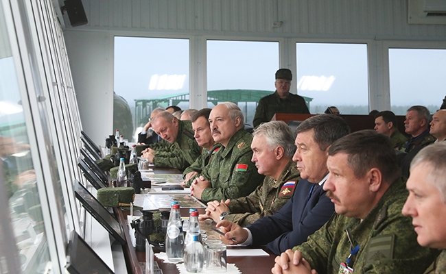 Лукашенко: Военное сотрудничество с Россией направлено исключительно на защиту нацинтересов