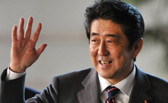 В Японии Абэ распустил парламент, чтобы «расчистить путь к будущему»
