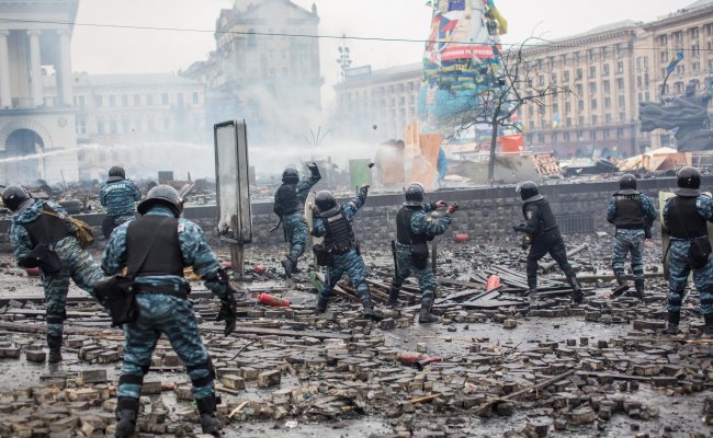 Расстрел Майдана:  Генпрокуратура отправила начальника департамента Нацполиции под ночной домашний арест