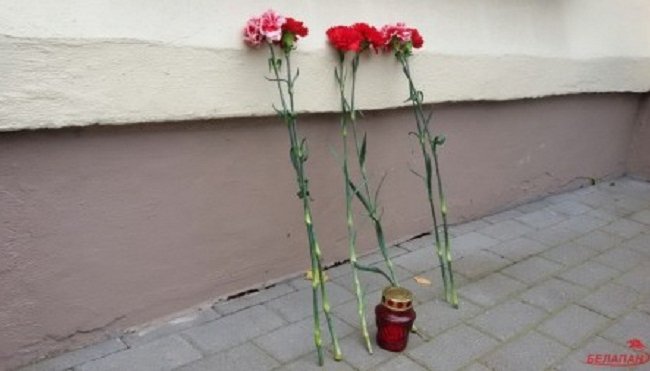 Правоцентристы пришли к посольству США в Минске почтить память погибших в Лас-Вегасе