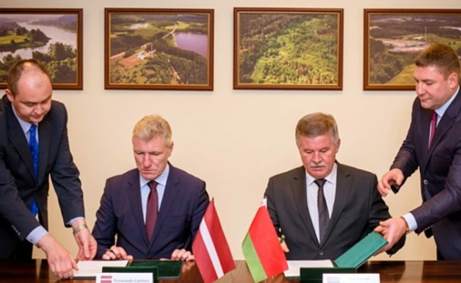 Беларусь и Латвия подписали документ о взаимодействии оперативных подразделений пограничников