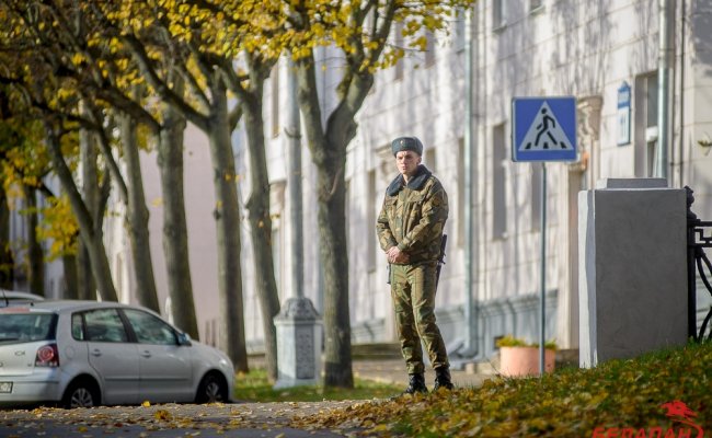 Около Министерства обороны Беларуси были замечены военные патрули