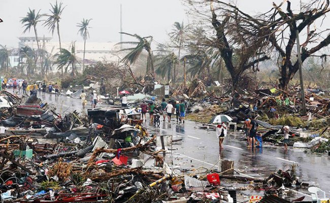 Во Вьетнаме из-за тайфуна погибли 27 человек, эвакуированы 30 тысяч