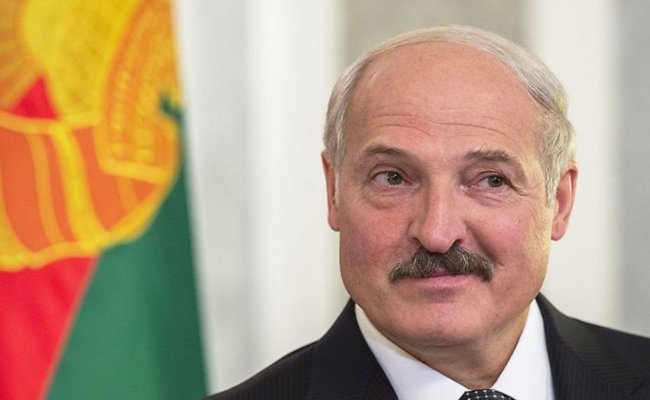 Лукашенко возвращается из Эмиратов