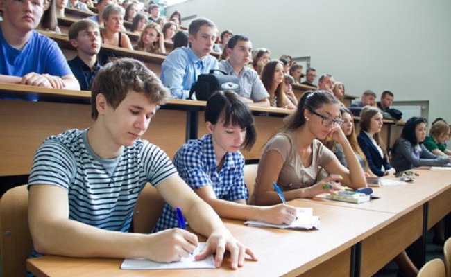 Беларусь лидирует среди стран СНГ по соотношению численности студентов и населения
