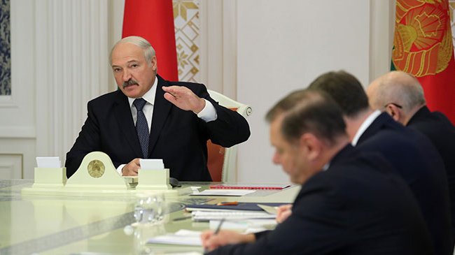 Президент: в Беларуси сегодня никто не барствует