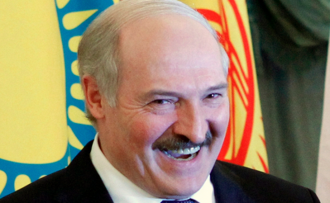 Лукашенко поздравил Додона с 25-летием установления белорусско-молдавских дипотношений