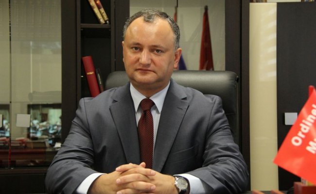 Президент Молдовы Додон проголосовал на референдуме по отставке Киртоакэ
