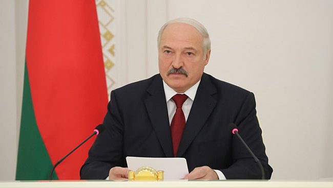 Президент: Бюджет-2018 должен быть в первую очередь социальным