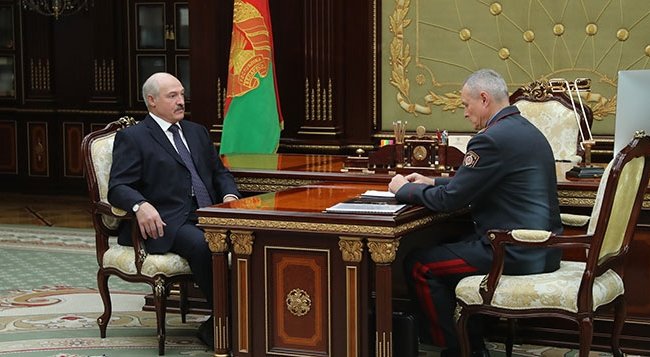 Лукашенко призвал милиционеров давать жесточайший отпор преступникам