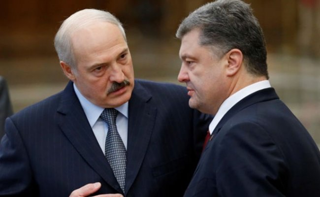 Лукашенко обвинил Порошенко в нарушении договоренности не предавать огласке задержание Шаройко