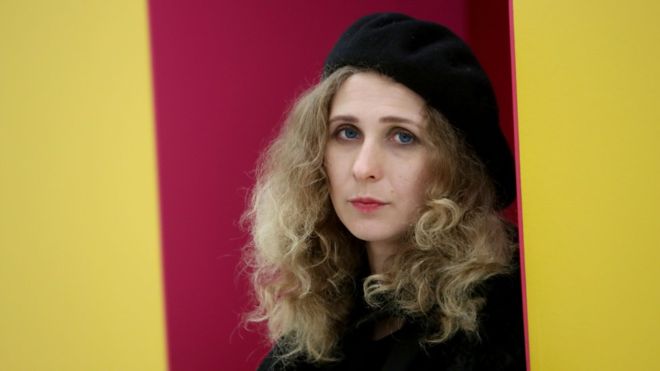 Участницу Pussy Riot задержали у ФСБ в Москве за баннер со словом «палачи»