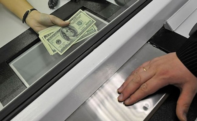 Белорусы продают валюты больше, чем покупают - Нацбанк