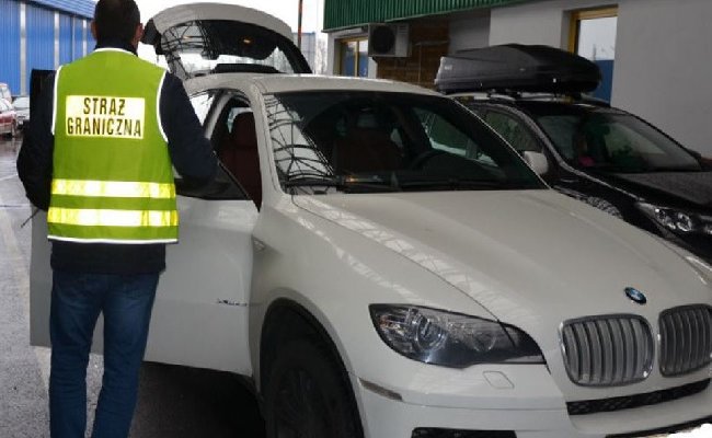 Пограничная служба Польши конфисковала у белорусов кроссовер BMW X6