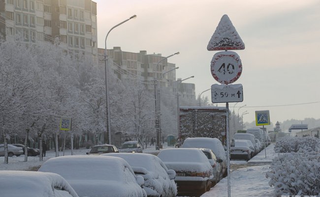 В Минске дорожники в экстренном порядке вышли на работу из-за снегопада