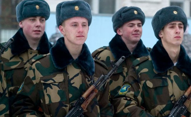 Более девяти тысяч призывников Беларуси примут военную присягу
