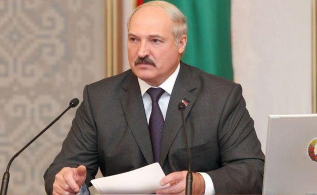 Лукашенко поручил пересмотреть действие некоторых стандартов легкой промышленности