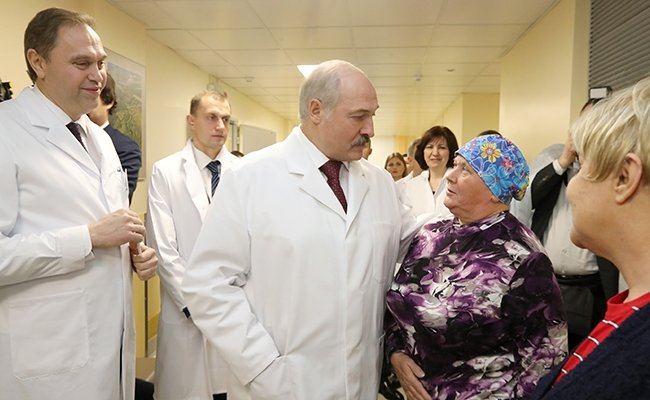 Лукашенко посещает Минский клинический онкологический диспансер
