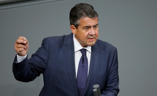 Глава МИД Германии выступил за ввод вооруженных миротворцев на Донбасс