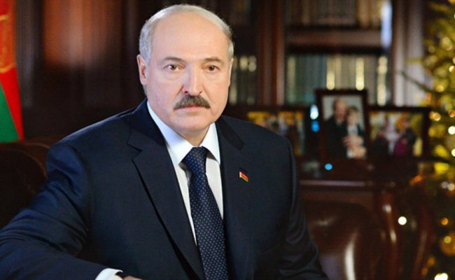 Лукашенко наградил деятелей культуры и искусства