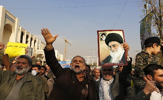 В Иране прошли мирные демонстрации в знак поддержки правительства