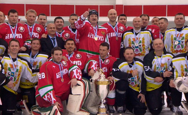 В финале Рождественского турнира по хоккею встретятся команды Беларуси и России