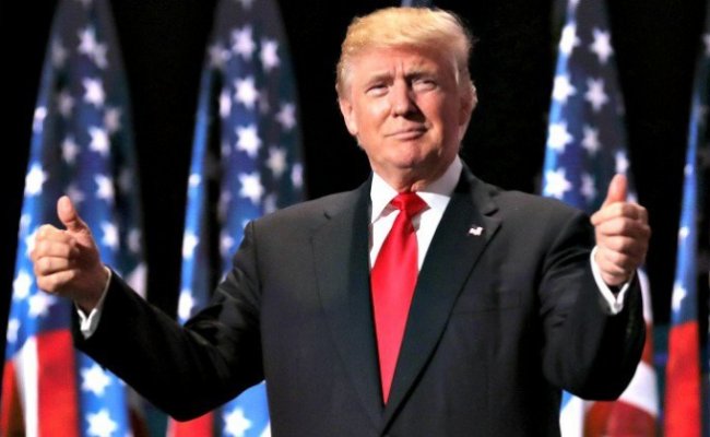 Трамп продлил действие закона о негласной слежке за иностранцами