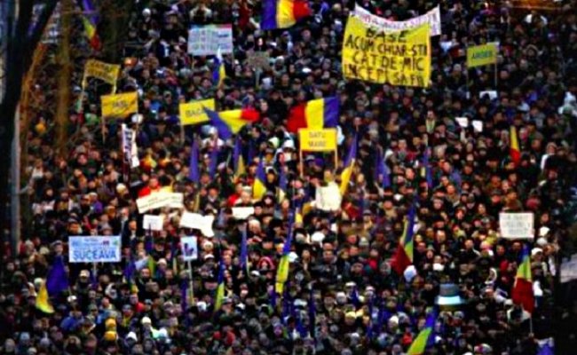В Бухаресте проходит многотысячный митинг против коррупции