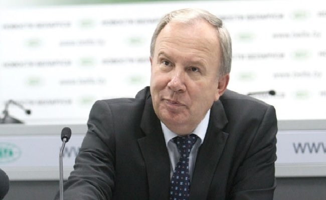 Жарко: Гимназии закрываться не будут