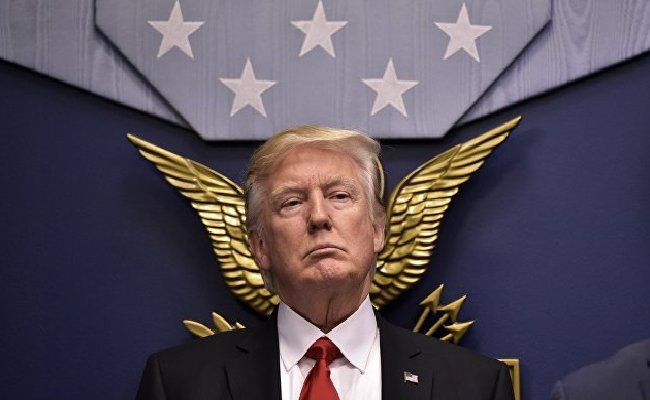 Трамп приказал открыть в США центр по проверке благонадежности иммигрантов