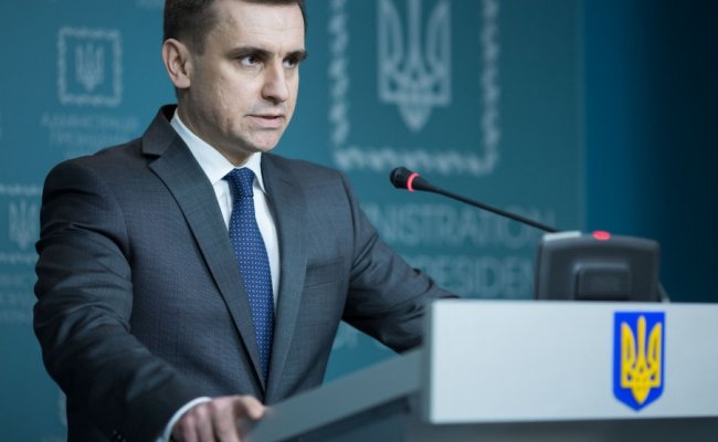 У Порошенко осудили устроенные нацистами в Киеве погромы здания Россотрудничества